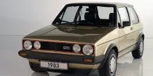 Golf GTI compie 50 anni: il segreto dell&rsquo;auto che invent&ograve; le hot hatch e mise in crisi le sportive degli anni 70