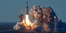 Intesa Sanpaolo sale su SpaceX. La banca italiana detiene un miliardo di dollari nella societ&agrave; di Elon Musk