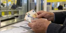 Pensioni, fondo da 1 miliardo per l&rsquo;uscita anticipata. Dal 2027 stretta sulla rivalutazione degli assegni pi&ugrave; alti