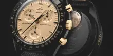 MoonSwatch Mission to the Moon 1969: il nuovo Omega x Swatch in oro in soli 1.969 esemplari