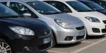 Bollo auto, il governo abolisce la tassa per 14,5 milioni di auto e moto piccole: stanziati 2,3 miliardi per il 2027