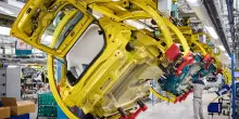 Stellantis, produzione in Italia +28,3% nei nove mesi. Ma la stima sul 2026 scende sotto i 500 mila veicoli