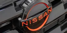 Nissan rinvia la produzione di auto elettriche negli Usa di un anno: pesa la fine degli incentivi fiscali voluta da Trump