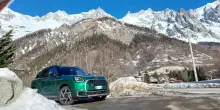 Da Milano a Cortina in Mini Countryman: il road trip d&rsquo;inverno che sembra un rally