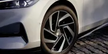 Volkswagen, l&rsquo;auto elettrica da 20 mila euro prodotta in Portogallo: la fabbrica modello di efficienza per sfidare la Cina