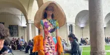 Esplosione di colori per il ritorno di Stella Jean alla Milano fashion week