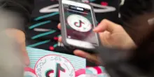 TikTok Shop, in Italia 21 mila venditori nel primo anno di attivit&agrave;. Boom tra gli over 40 con il 41% degli acquisti