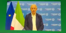 Tassa sui piccoli pacchi. Urso: &laquo;Misura necessaria contro un fenomeno fuori controllo&raquo;