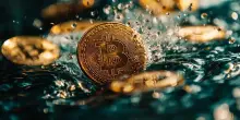 Donald Trump chiede al Congresso di approvare la legge sulle cripto e il bitcoin torna verso 70 mila dollari