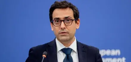 Il commissario Ue S&eacute;journ&eacute; al parlamento italiano: diversificare le importazioni di terre rare