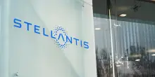 Stellantis perde oltre il 4% in borsa: preoccupano gli utili e la cassa. Ed Equita taglia il target