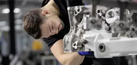 Auto, il fornitore Schaeffler taglia 1.300 posti in Germania con pensionamenti anticipati: gli costa 50 milioni