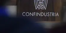 Confindustria: il pil dell’Italia è fermo, pesano dazi Usa e dollaro debole