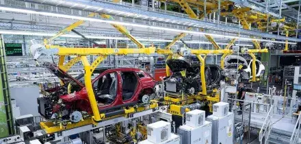 Auto a motore termico oltre il 2035? L’Ue può valutare uno slittamento al 2040 dell’obbligo sull’elettrico