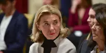 Elisabetta Belloni lascia il gabinetto von der Leyen: non sarà più consigliere diplomatico della presidente della Commissione Ue