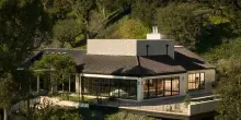 Piscina resort, bagno all&rsquo;aperto e vista sull&rsquo;Oceano: la nuova villa da sogno di Bel Air