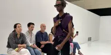 La lunga estate calda di Celine conquista la Paris fashion week