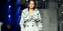 Burberry in ripresa, 4 milioni di sterline per il ceo Joshua Schulman