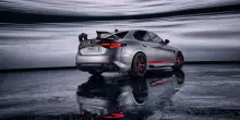 Alfa Romeo svela la Giulia Quadrifoglio Luna Rossa ispirata all&rsquo;AC75
