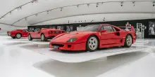 Ferrari e le icone della musica: i racconti e i dettagli d&rsquo;archivio di 6 auto emblematiche della mostra di Modena