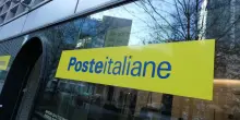 Poste Italiane torna con un buono fruttifero che rende il 3% all’anno per 4 anni. Cosa c’è da sapere e a cosa fare attenzione
