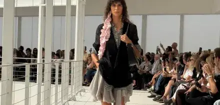 Jonathan Anderson chiude il cerchio da Dior alla Paris fashion week