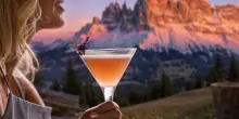 Enrosadira cocktail: la magia del tramonto sulle Dolomiti diventa un aperitivo