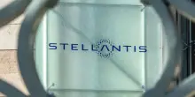 Stellantis tocca un nuovo minimo storico a Piazza Affari. Timori sul downgrade del rating a livello spazzatura