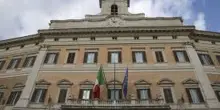 Nelle Camere la corsa della spesa rallenta, ma dal taglio dei parlamentari non arriva l&rsquo;effetto super spending review