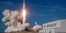 SpaceX, Elon Musk cerca 80mila torri cellulari negli Usa e manda ko le aziende di telecomunicazioni