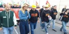 Ex Ilva, scioperi a Taranto e proteste a Genova contro lo stop della produzione: Piantedosi chiama i sindacati