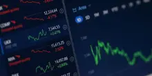 Obbligazioni, con la stretta delle banche centrali parte la caccia ai rendimenti: ecco i titoli di Stato su cui puntare