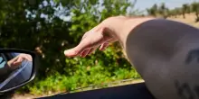 Viaggi in auto, gli errori da evitare per non rischiare multe