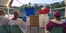 Papa Leone XIV in processione sul lago di Albano
