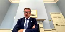 Medioriente, Giorgetti: choc energetico finir&agrave; in bollette