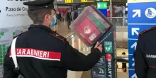 Roma, arresto cardiaco in metro: salvato dai passeggeri