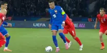 L'hai visto il gol di Mbappé? Difensori saltati come birilli