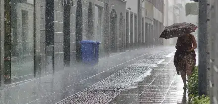 Meteo 2 giugno, maltempo al Centro-Nord: &egrave; allerta in otto regioni