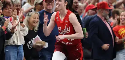 Storica Caitlin Clark: 34 punti, 12 assist e nuovi record WNBA