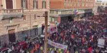 Roma, il corteo punta ai Fori Imperiali: 'Siamo in 100mila'