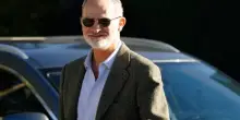 Re Felipe VI di Spagna con occhiali da sole dopo operazione cataratta