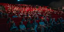 Cinema, boom degli under 35 e ingressi in crescita nelle sale nel 2026