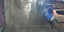 Sorelle investite a Napoli, il video dell'incidente mortale