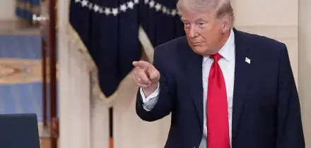 Usa, Trump alza i dazi per le auto europee al 25%. Ue: &ldquo;Inaccettabile&rdquo;