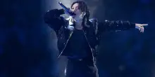 Suon&ograve; 133 volte al campanello di un membro dei Bts, condannata una fan