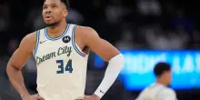 Milwaukee lo vorrebbe fermare fino a fine stagione: Antetokounmpo dice no e vuole giocare