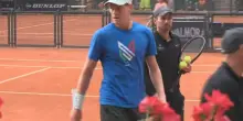 Allenamento bagnato per Jannik Sinner al Foro Italico prima della semifinale con Medvedev