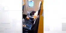 Paura su volo Ryanair in Grecia, salta obl&ograve;, rischia di essere risucchiato