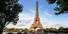 Tour Eiffel, via il direttore dopo caso delle dipendenti allontanate