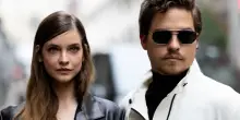 Dylan Sprouse e Barbara Palvin si difendono da un intruso in casa a LA